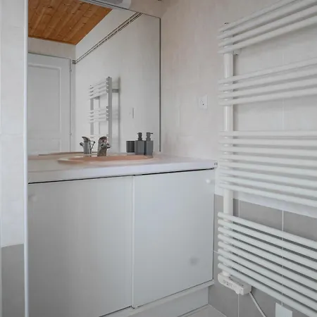 Jolie Et Grande Maison Renovee Quartier Le Hameau Des Pins - 8 Personnes Дом отдыха *