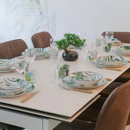 Дом отдыха Jolie Et Grande Maison Renovee Quartier Le Hameau Des Pins - 8 Personnes *