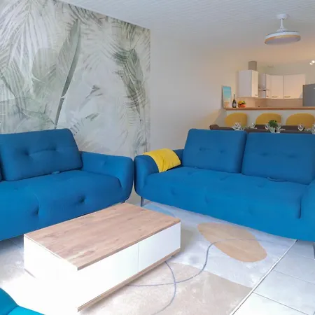 Jolie Et Grande Maison Renovee Quartier Le Hameau Des Pins - 8 Personnes *