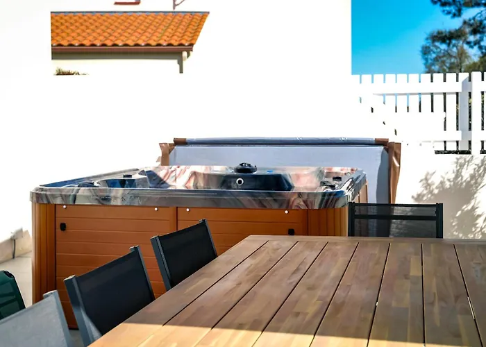 Prázdninový dům Jolie Et Grande Maison Renovee Quartier Le Hameau Des Pins - 8 Personnes *